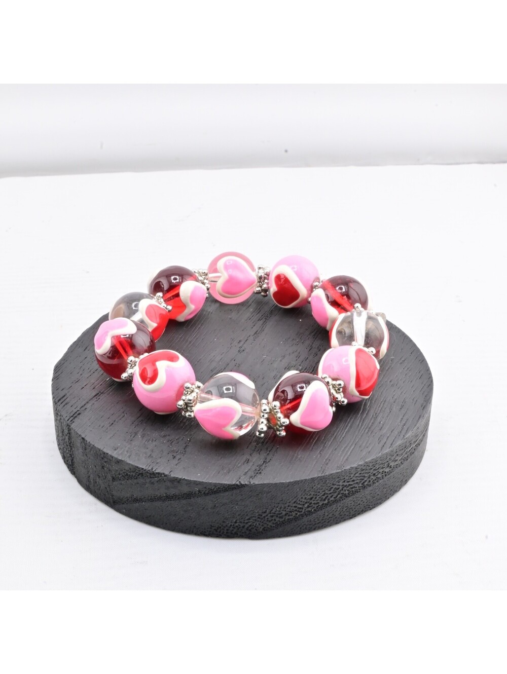 Two's Company Glass Beaded Stretch Bracelet Red Pink White Hearts 14mm